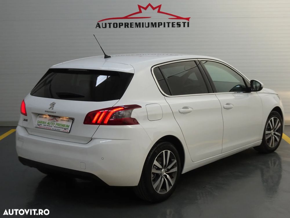 Peugeot 308 1.2 L PureTech Turbo S&S Allure - 13