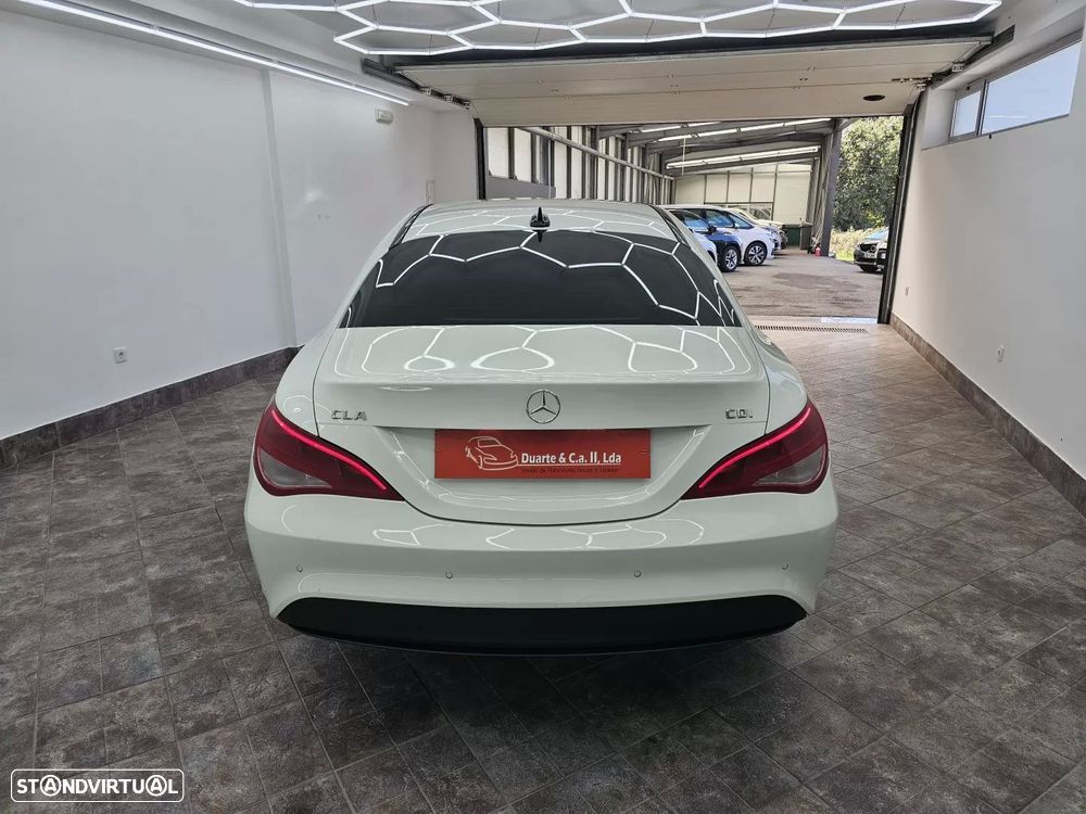 Mercedes-Benz CLA 180 d Urban - 8