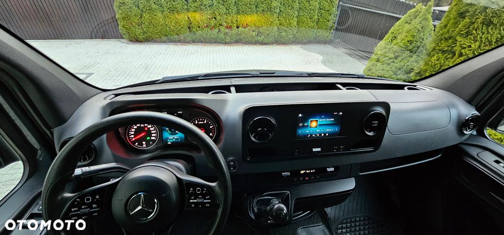 Mercedes-Benz Sprinter - 10