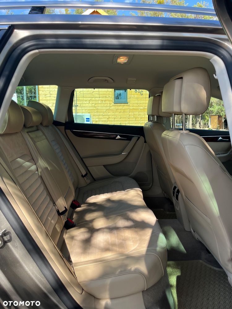 Volkswagen Passat 2.0 TDI 4Mot Highline DSG - 22
