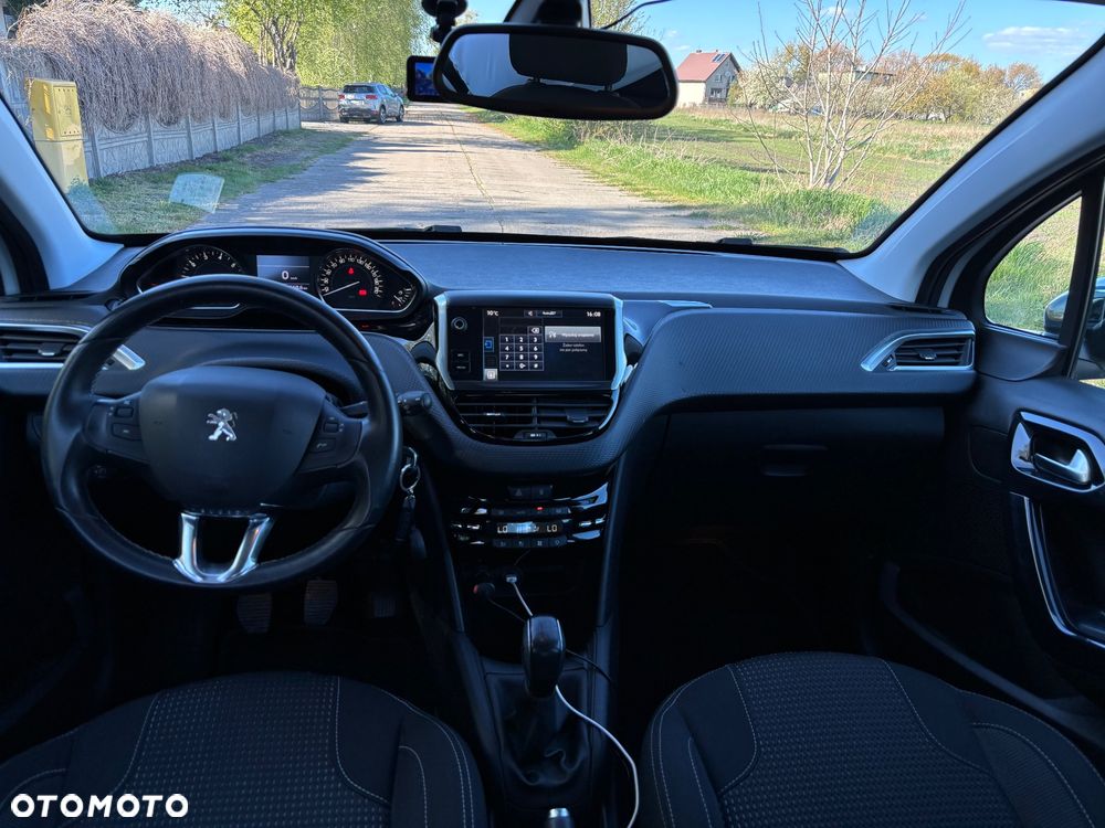Peugeot 208 1.2 PureTech Allure - 8