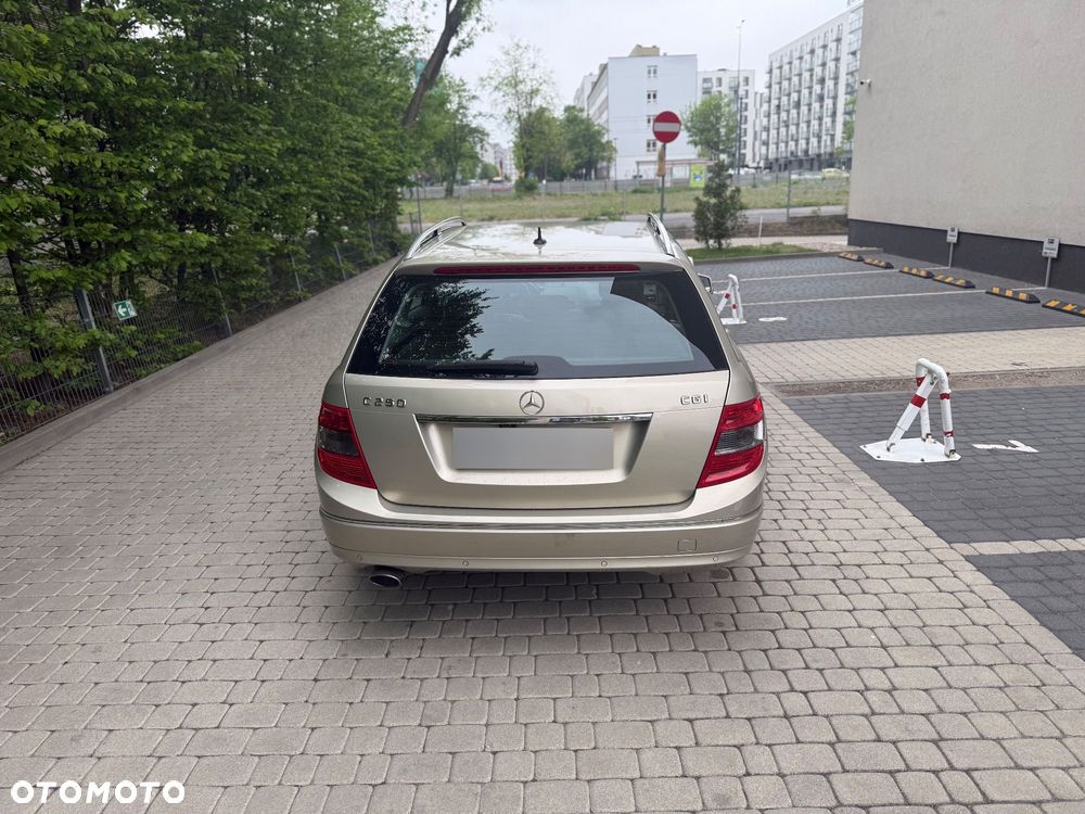 Mercedes-Benz Klasa C 250 (BlueEFFICIENCY) 7G-TRONIC Avantgarde - 5