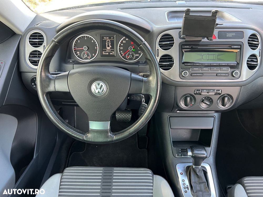 Volkswagen Tiguan 2.0 TDI DPF 4Motion DSG Team - 9