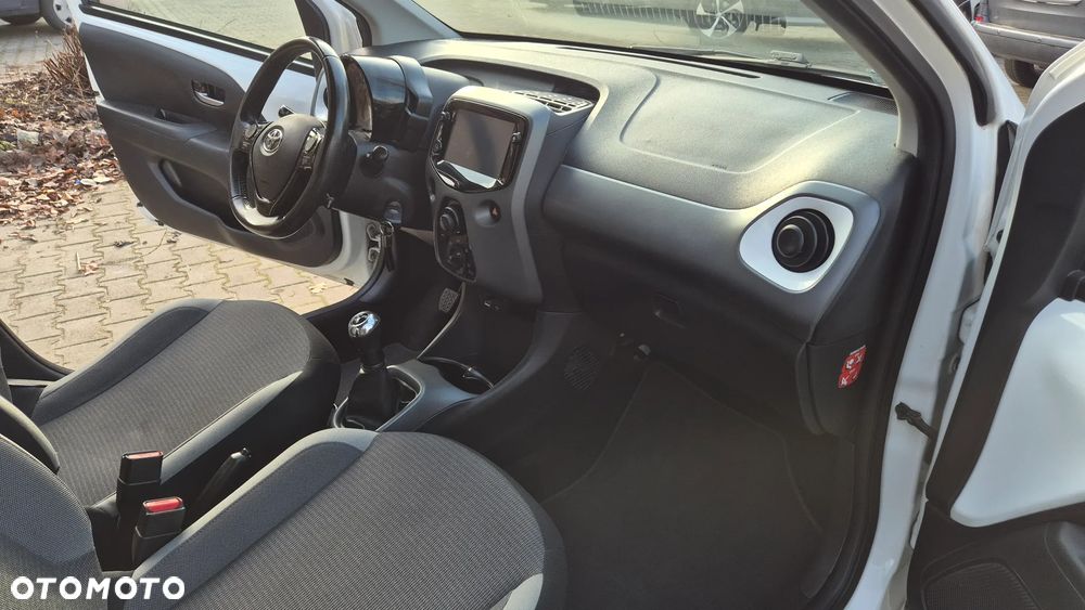 Toyota Aygo x-play - 21
