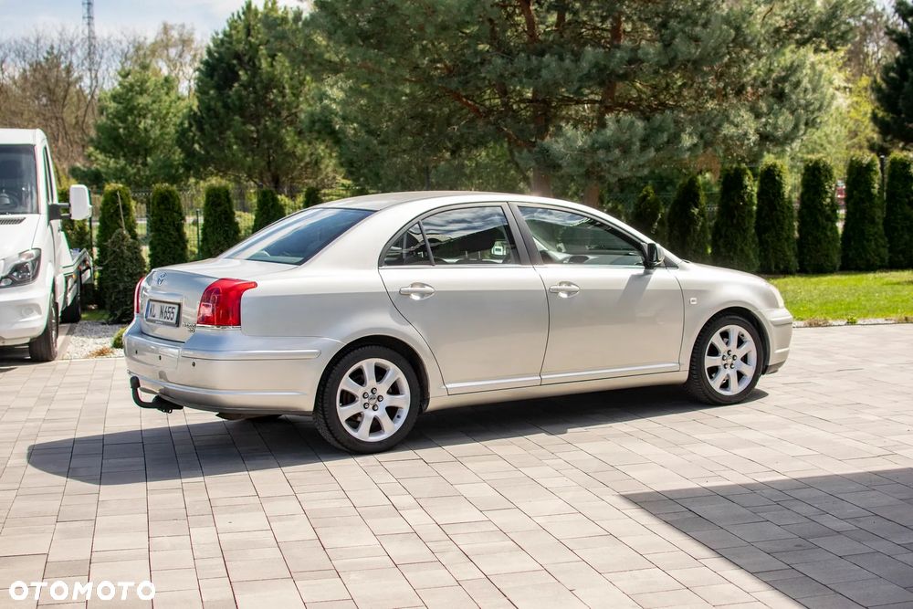 Toyota Avensis - 19