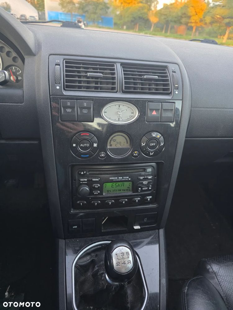 Ford Mondeo 2.0 TDDi Ghia - 8