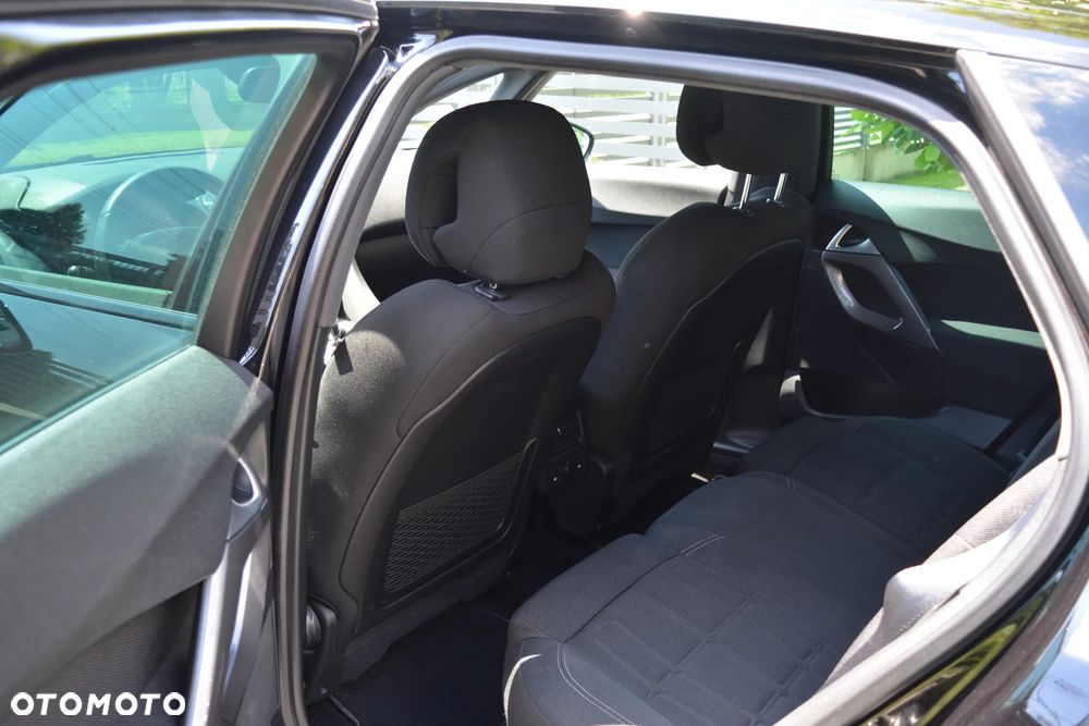 Citroën DS5 e-HDi 115 EGS6 Chic - 23