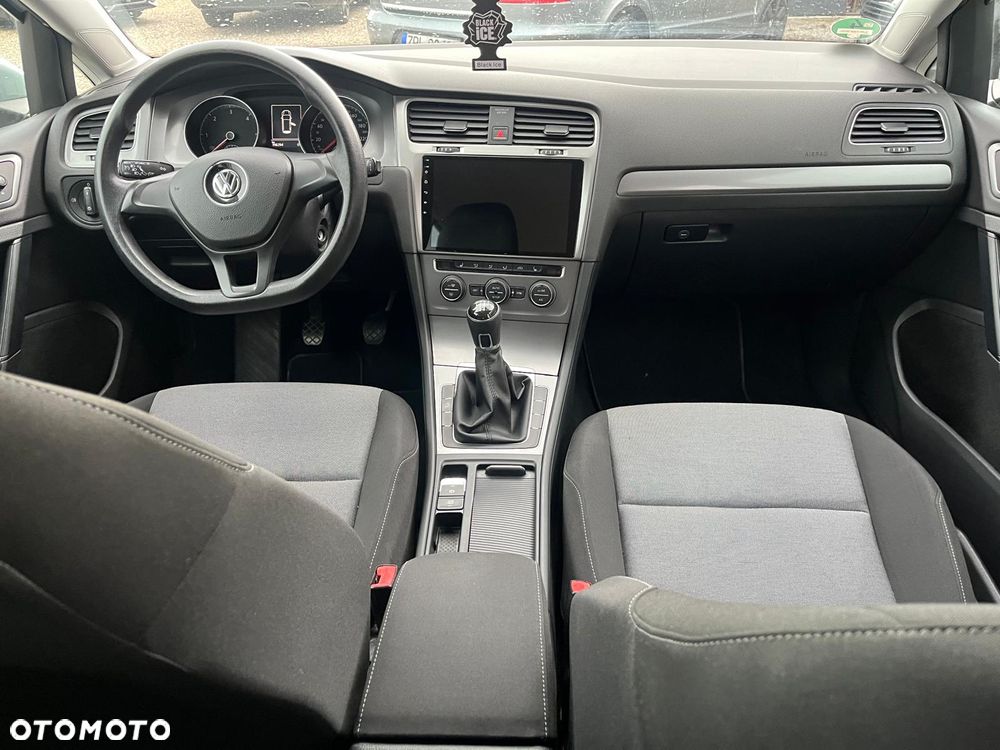 Volkswagen Golf 1.6 TDI DPF BlueMotion - 24