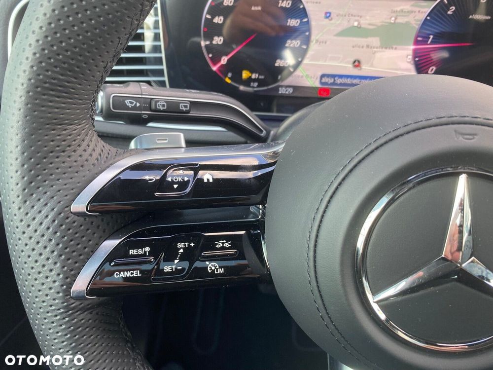 Mercedes-Benz GLS - 16