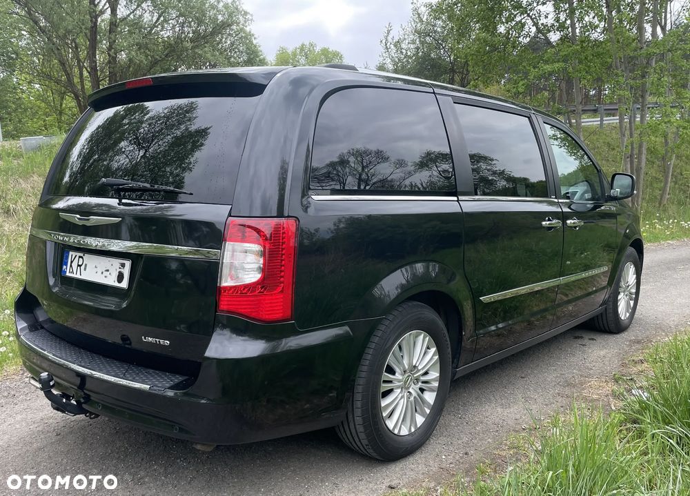 Chrysler Town & Country 3.6 Limited - 17
