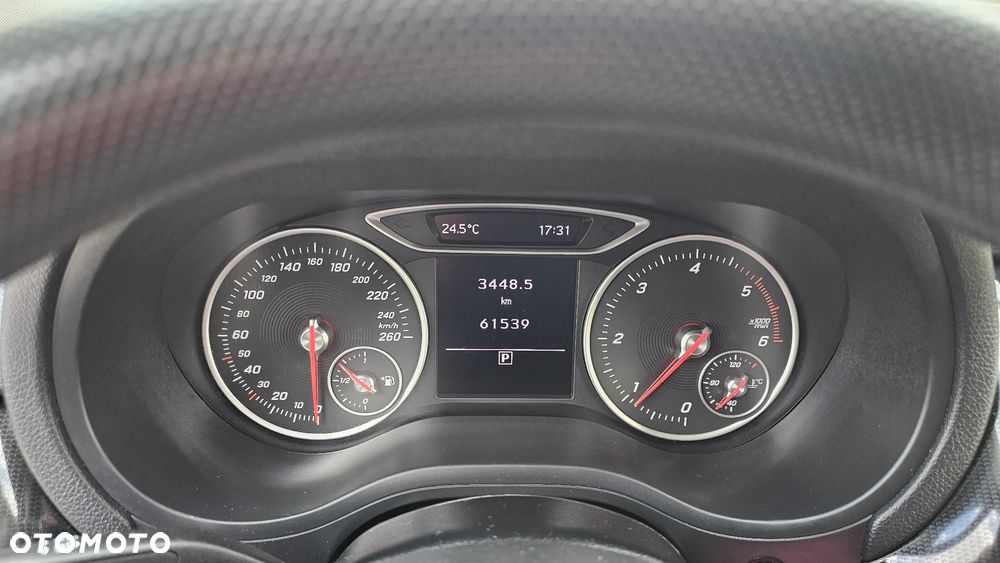 Mercedes-Benz Klasa B 180 d Edition - 18