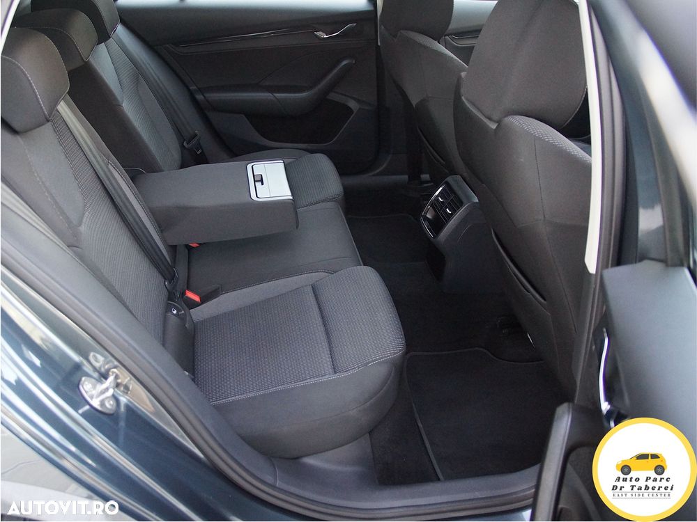 Skoda Octavia 2.0 TDI DSG Exclusive Plus - 28