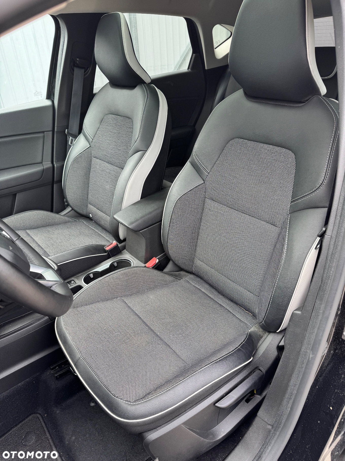 Renault Captur TCe Mild Hybrid 160 EDC TECHNO - 12
