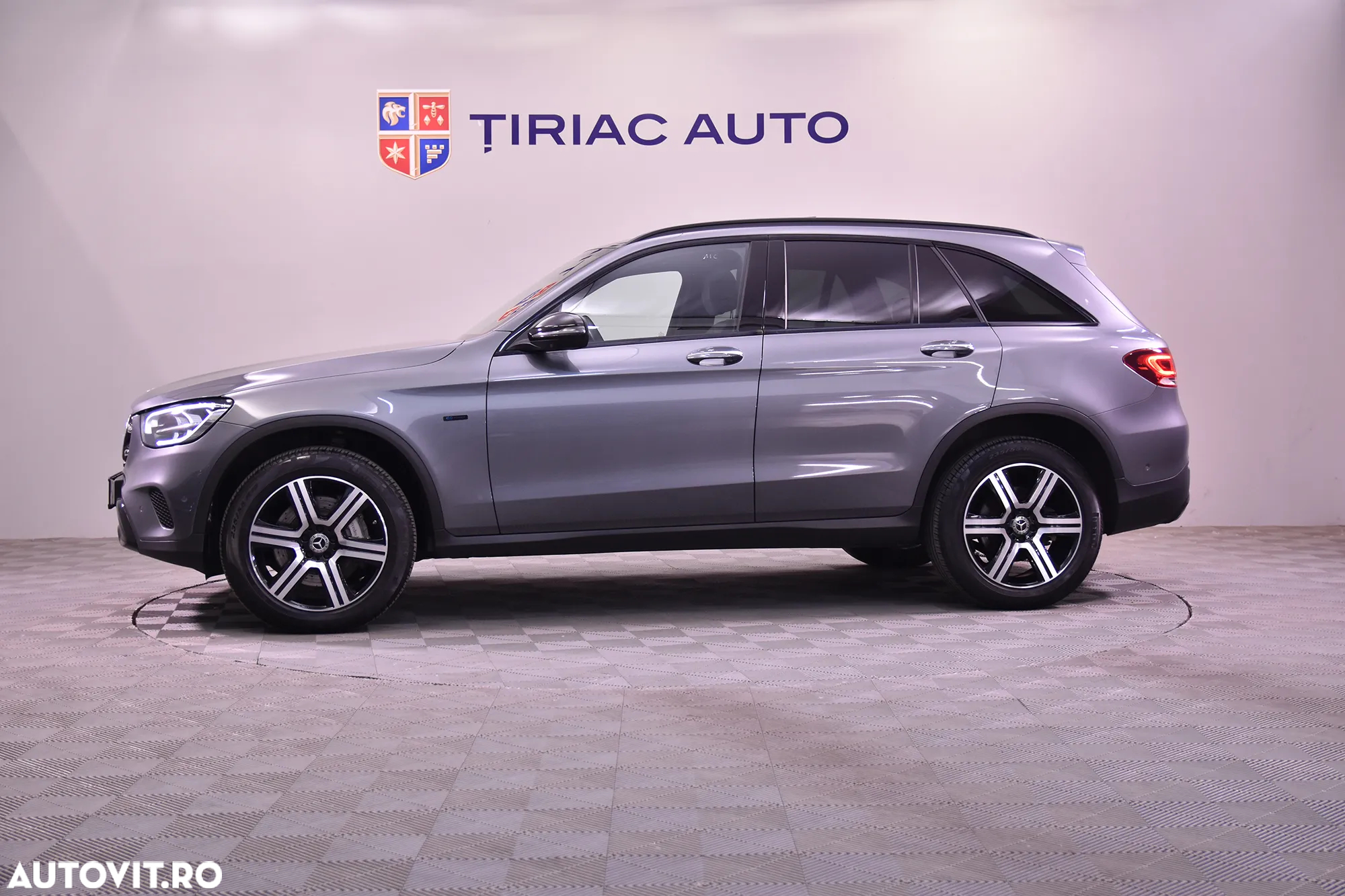 Mercedes-Benz GLC 300 e 4MATIC - 2