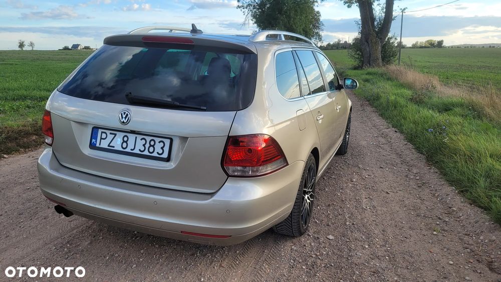 Volkswagen Golf 2.0 TDI DPF Highline - 13
