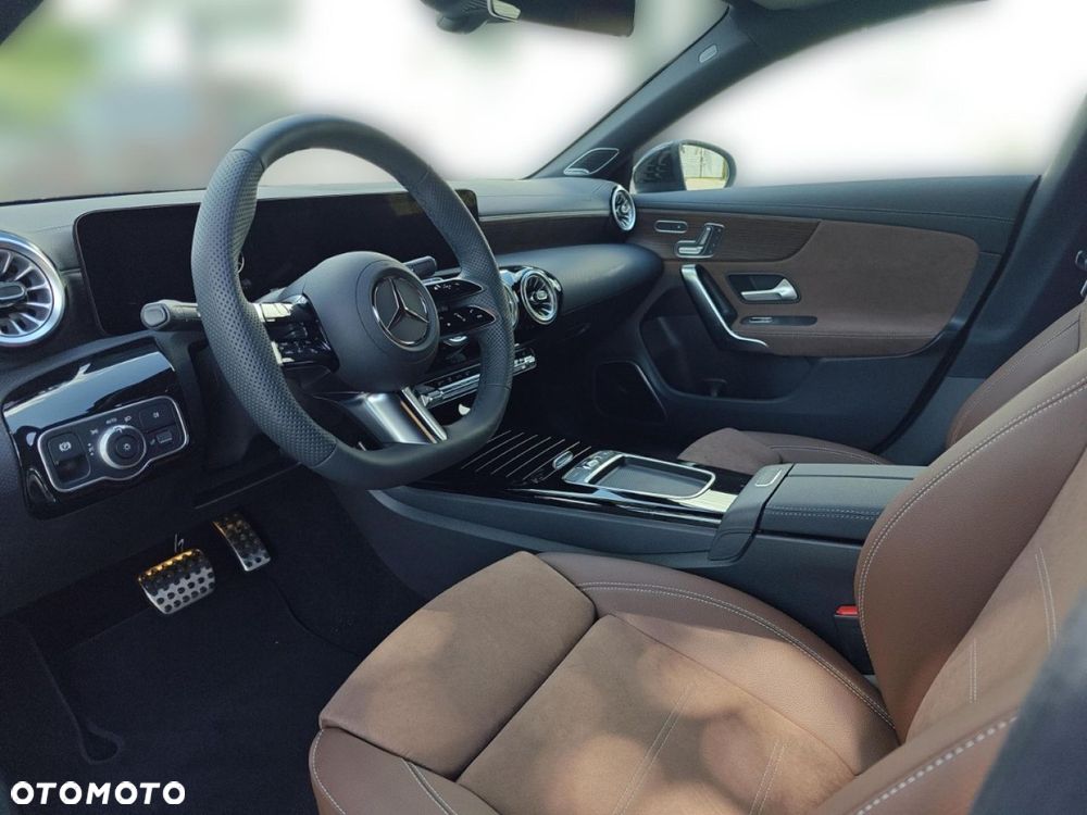 Mercedes-Benz CLA - 10