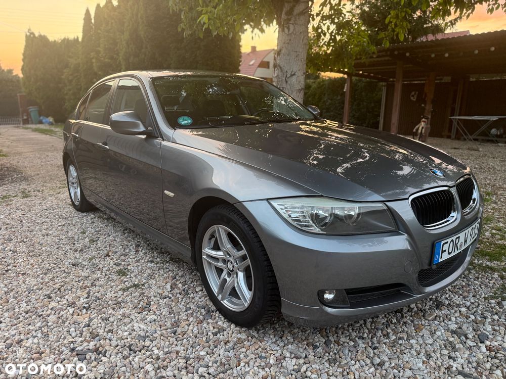 BMW Seria 3 320i Edition Exclusive - 1