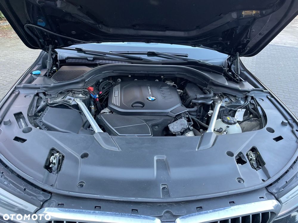 BMW 6GT - 7
