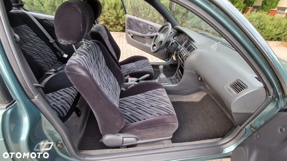 Toyota Corolla - 13