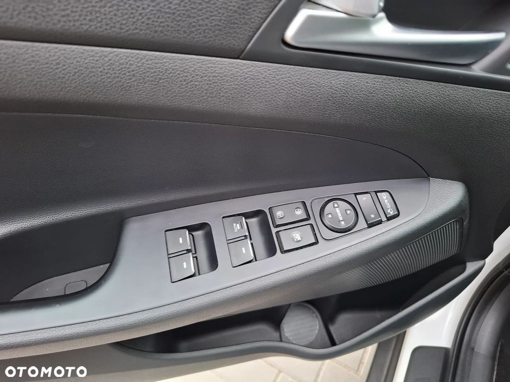 Hyundai Tucson blue 1.7 CRDi 2WD DCT Premium - 10