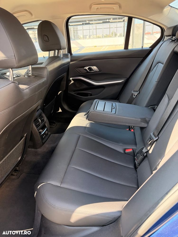 BMW Seria 3 318d Aut. - 25