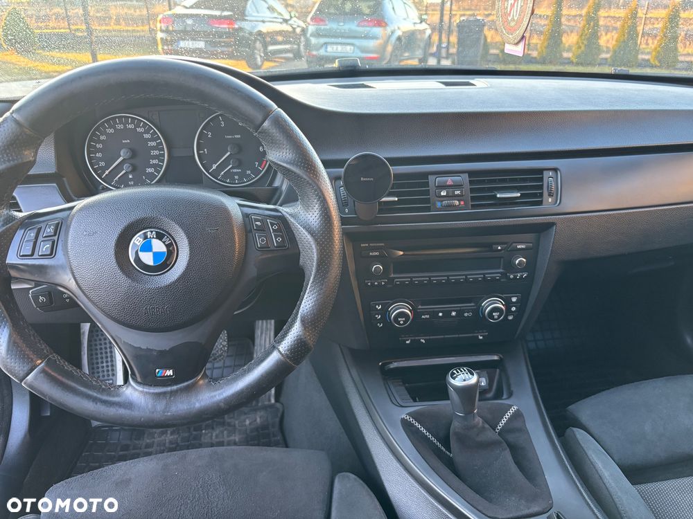 BMW Seria 3 318i - 11