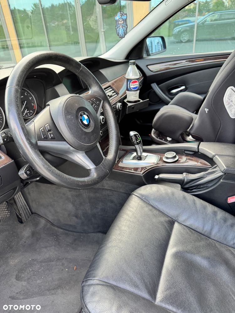 BMW Seria 5 523i Touring Edition Exclusive - 9