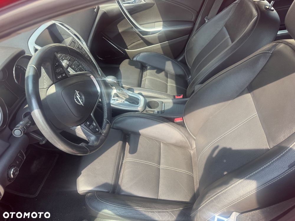Opel Astra 1.6 T Cosmo - 12