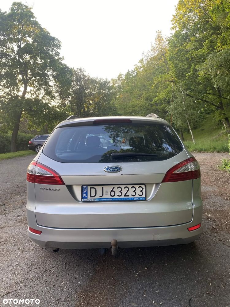 Ford Mondeo 2.0 Ghia - 8
