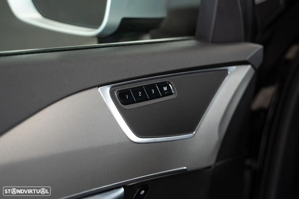 Volvo XC 90 2.0 D4 R-Design - 13