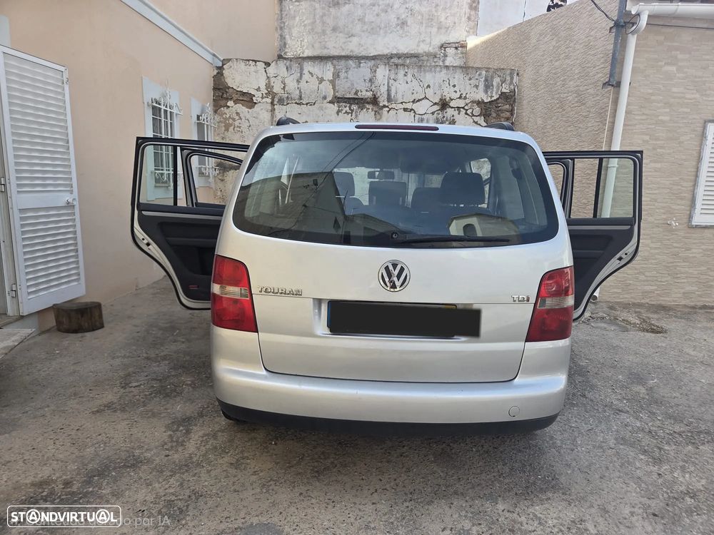 VW Touran 1.9 TDi Highline 7L - 3
