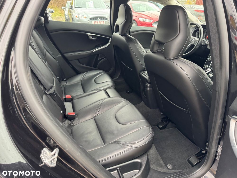 Volvo V40 D3 Geartronic Momentum - 25