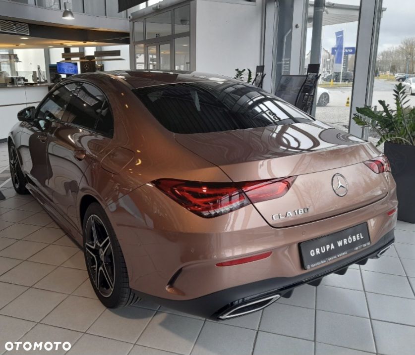 Mercedes-Benz CLA 180 AMG Line 7G-DCT - 24