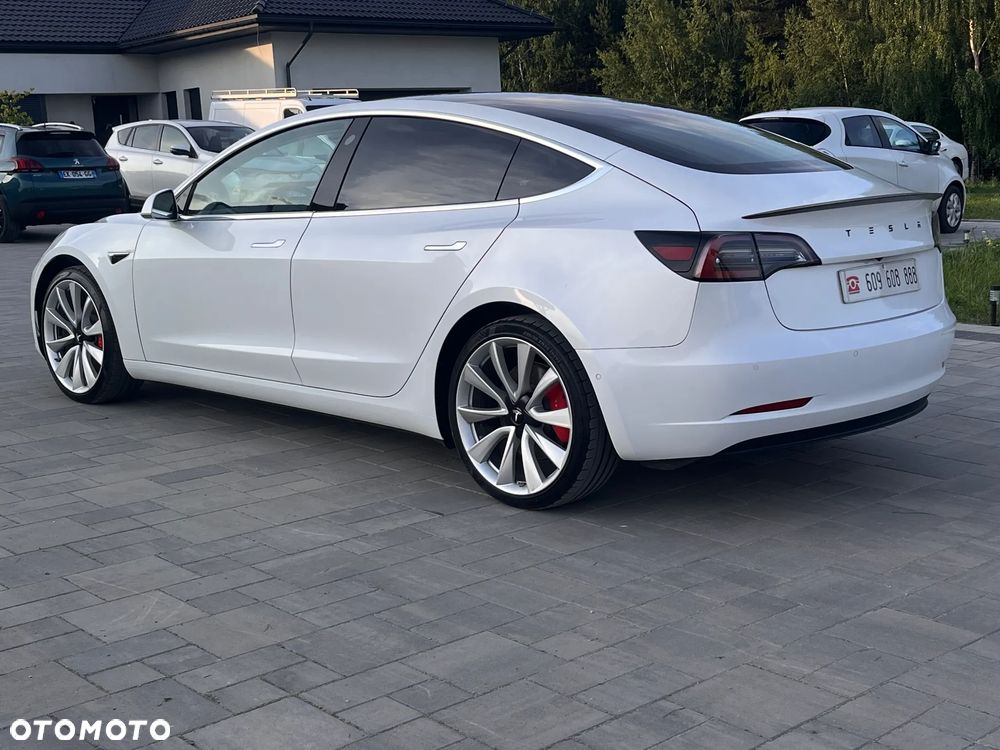 Tesla Model 3 Langstreckenbatterie Allradantrieb Dual Motor Performance - 6