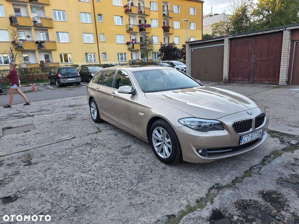 BMW Seria 5 523i - 4