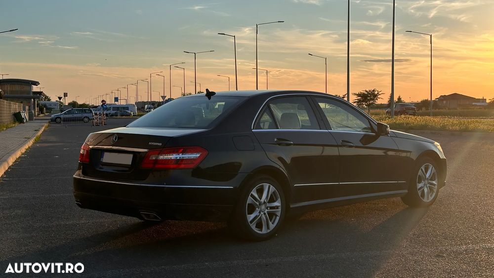 Mercedes-Benz E 300 BLUETEC HYBRID 7G-TRONIC Avantgarde - 2