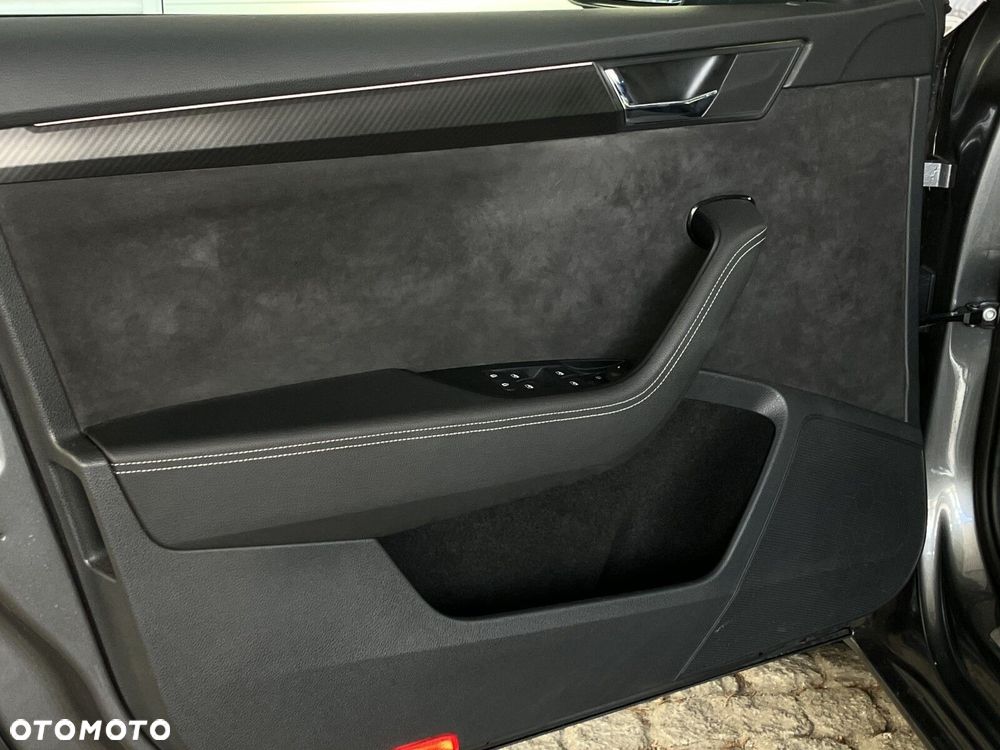 Skoda Superb 2.0 TDI SCR Sportline DSG - 12