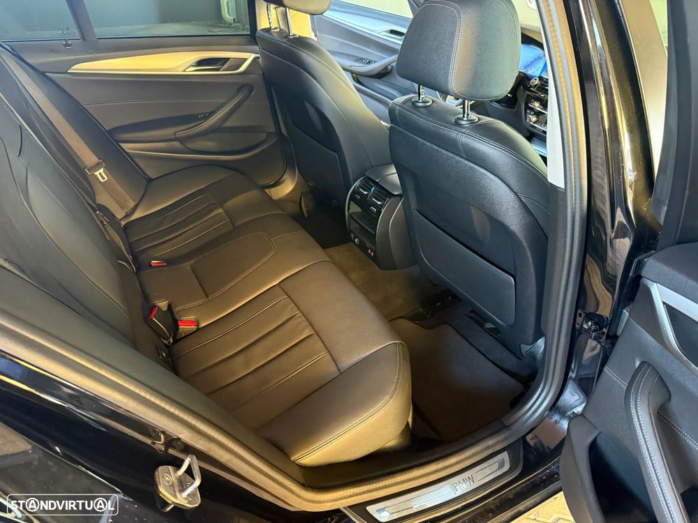 BMW 530 e Line Luxury - 17