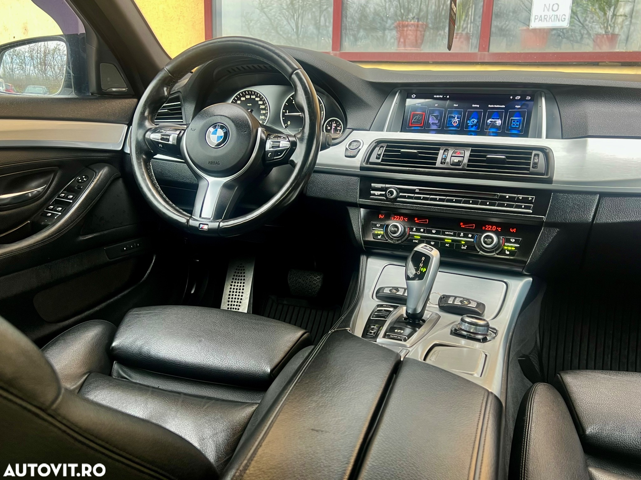 BMW Seria 5 520d xDrive - 28