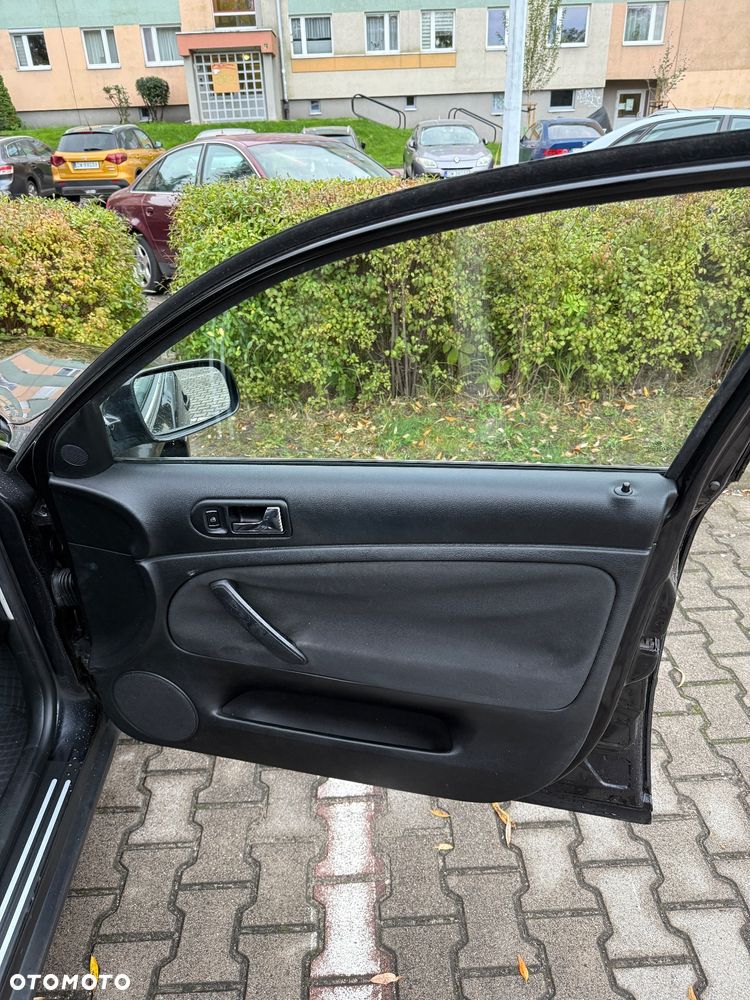 Volkswagen Passat 1.9 TDI Comfortline - 18