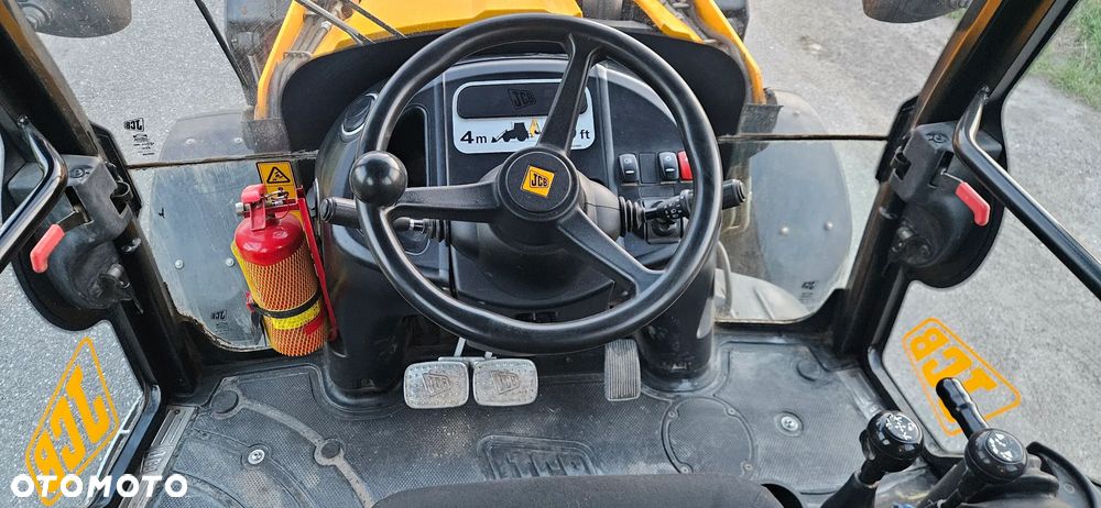 JCB 3CX - 8