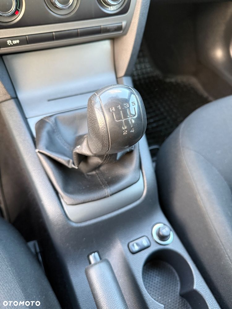 Skoda Octavia 1.6 - 21