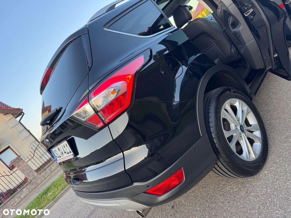 Ford Kuga 2.0 TDCi 2x4 Titanium - 40