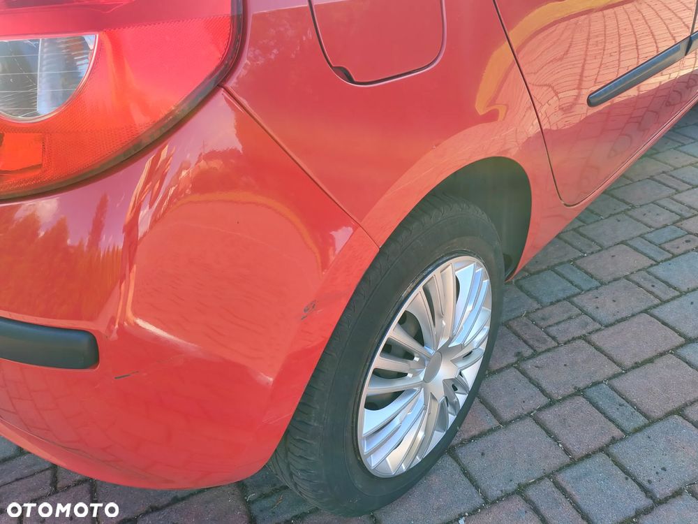 Renault Clio - 25