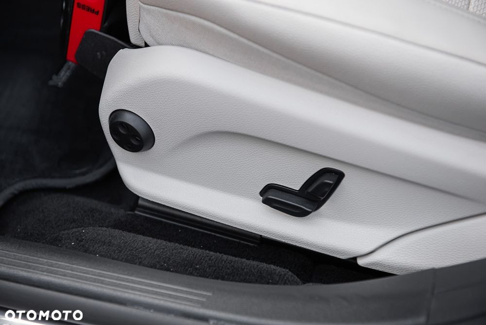 Mercedes-Benz Klasa E 220 d Business Edition 9G-TRONIC - 23