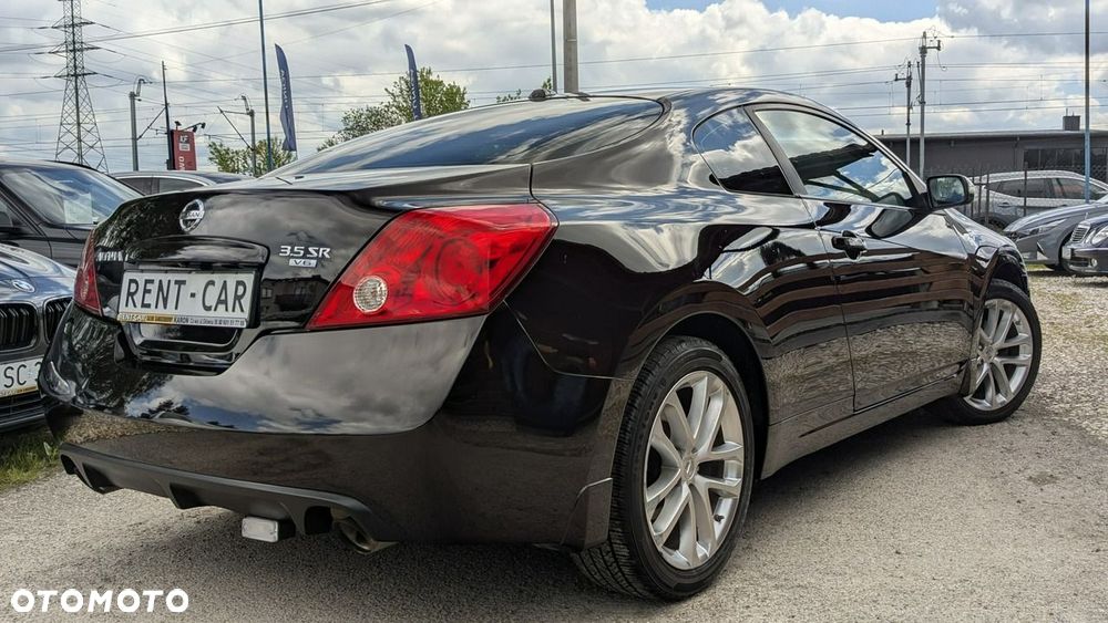 Nissan Altima - 12