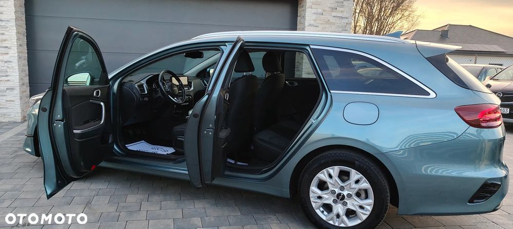 Kia Ceed ver-1-6-crdi-mhev-business-line - 13