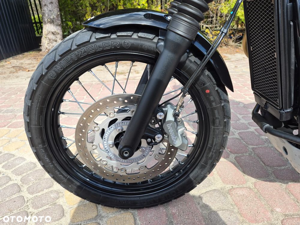 Triumph Scrambler - 13