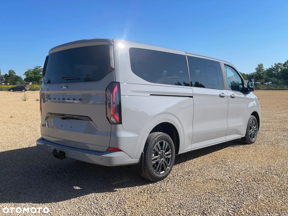 Ford Tourneo Custom 2.0 EcoBlue 320 L2 Titanium - 13