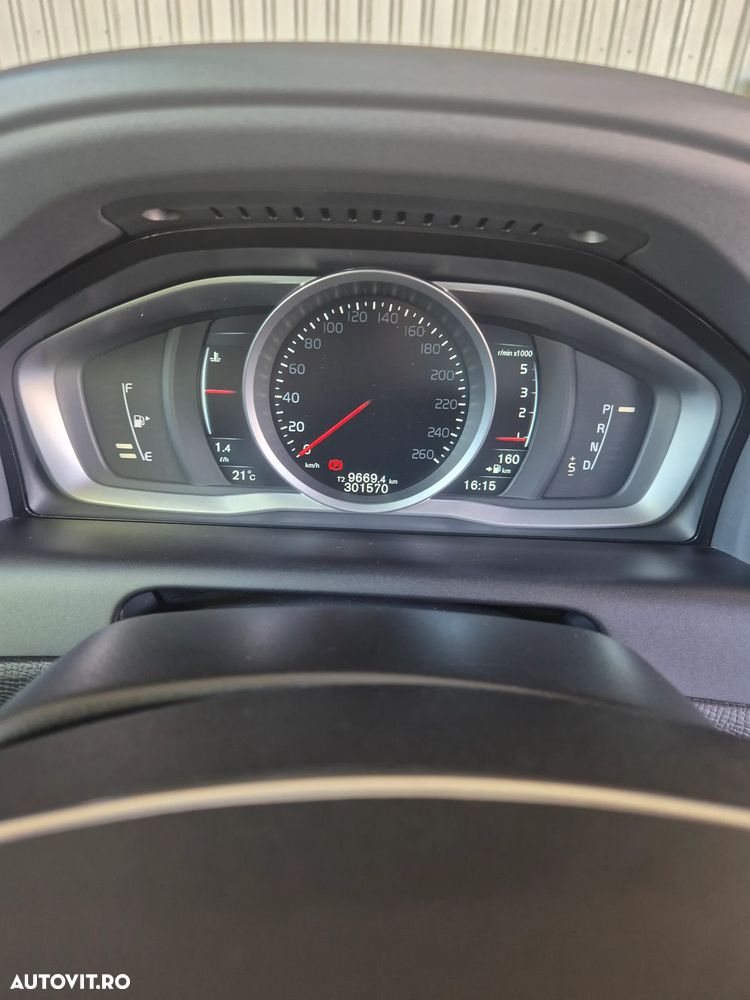 Volvo XC 60 D5AWD Summum - 30